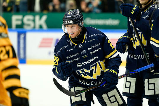 HV71s Justin Glenn Kloos jublar