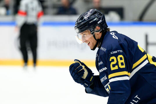 HV71s Justin Glenn Kloos jublar