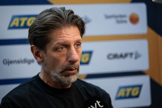 Head coach Tomas Axnér of the Swedish women's national