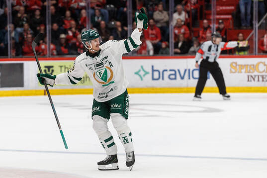 Färjestads Magnus Nygren jublar