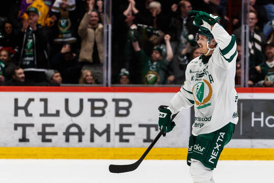 Färjestads Magnus Nygren jublar