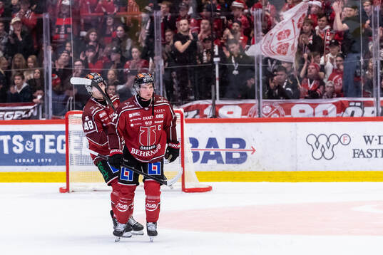 Örebros Juuso Vainio och Glenn Gustafsson deppar