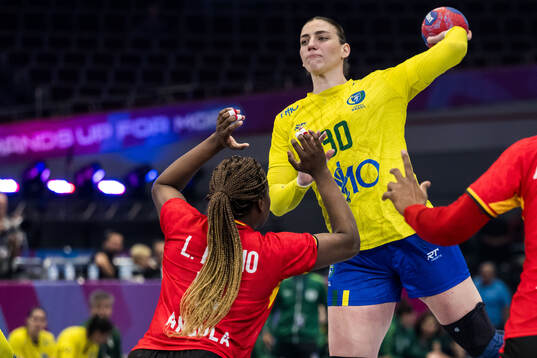 Gabriela Clausson Bitolo of Brazil