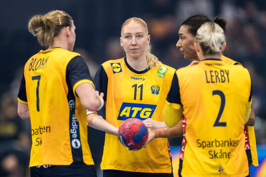Linn Blohm, Tyra Axnér, Jamina Roberts and Clara Lerby of