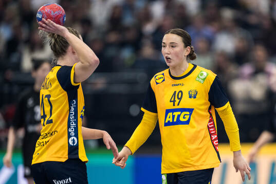 Jenny Carlson and Olivia Löfqvist of Sweden