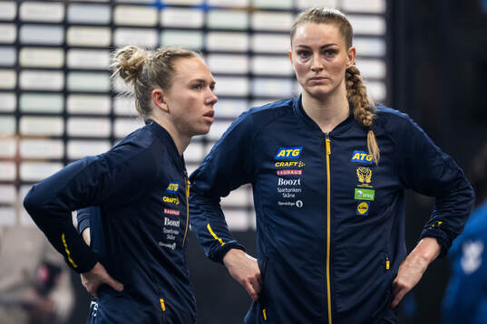 Jenny Carlson and Kristin Thorleifsdottir of Sweden look