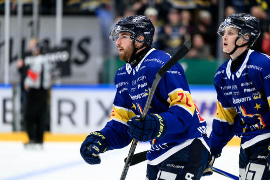 HV71s Lukas Rousek jublar