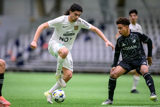 Brommapojkarnas Nijat Narimanov och FC Köpenhamns Vidal