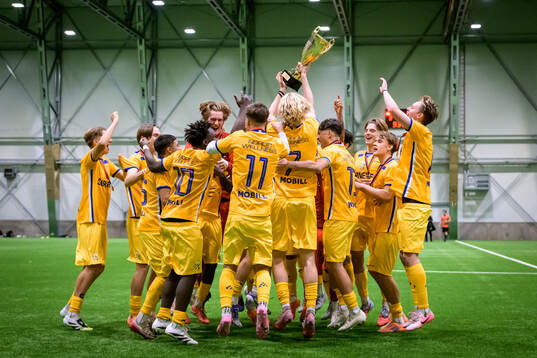 IFK Göteborgs spelare jublar