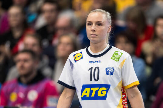 Mathilda Lundström and Elin Hansson of Sweden