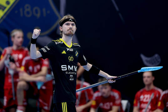 AIK's Alexander Måhlberg jublar
