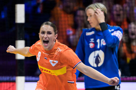 Larissa Nusser of Netherlands celebrates