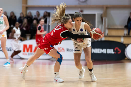 Uppsalas Mikaela Ekdahl  och Södertäljes Tina Panic