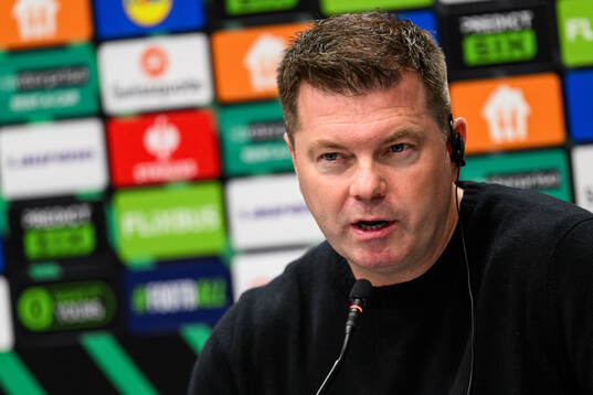 coach Jens Gustafsson of Häcken at a press conference