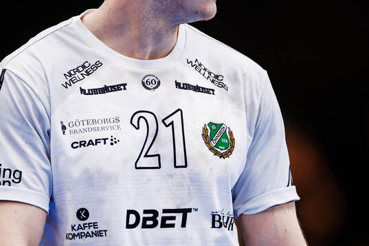 Önnereds klubbmärke på matchtröjan