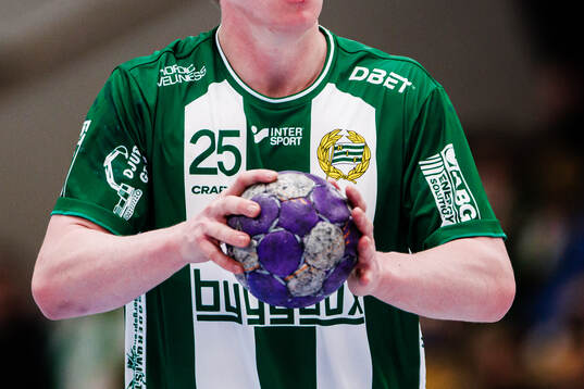 Hammarbys klubbmärke på Gustav Davidsson matchtröja