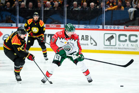 Brynäs Johannes Kinnvall och Frölundas Max Lindholm