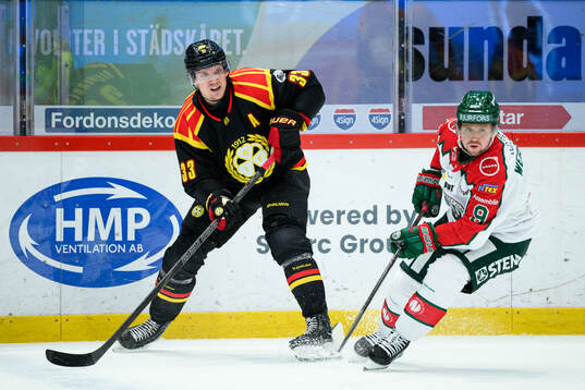Brynäs Jakob Silfverberg och Frölundas Linus Weissbach