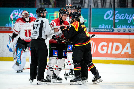 Örebros Glenn Gustafsson och Brynäs Bobby Trivigno