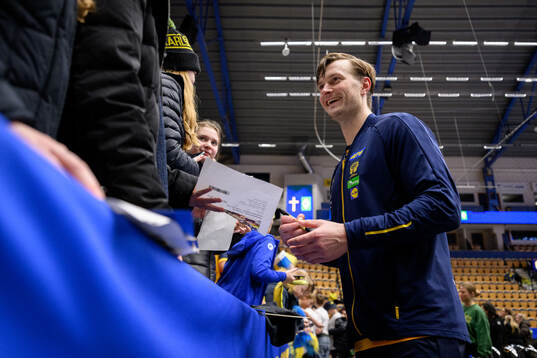 Jonathan Carlsbogård of Sweden