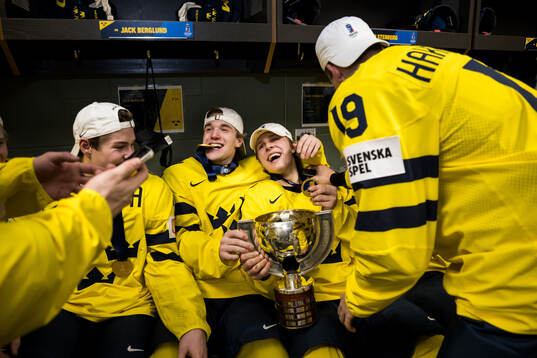 Lucas Pettersson and Ivar Stenberg of Sweden celebrate