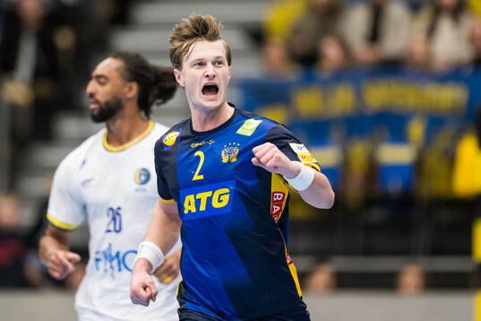 Jonathan Carlsbogård of Sweden celebrates