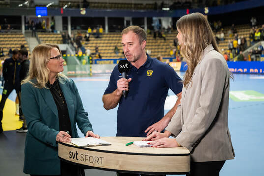 Maria Wallberg and Mikaela Mässing of Swedish broadcaster