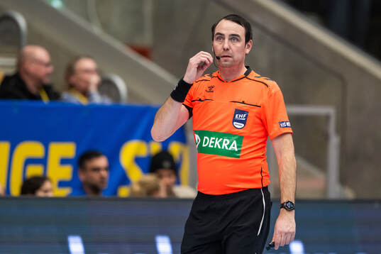 Referee Mattias Wetterwik