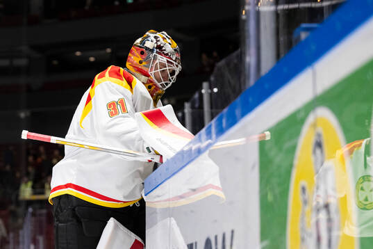 Brynäs målvakt Erik Källgren deppar