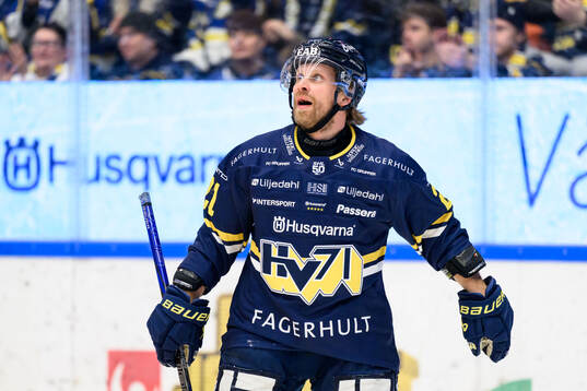 HV71s Mattias Tedenby reagerar