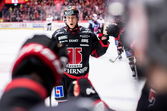 Örebros Jesse Ylönen jublar vid 4-2