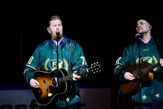 Oscar Magnusson och Mats Billinger uppträder
