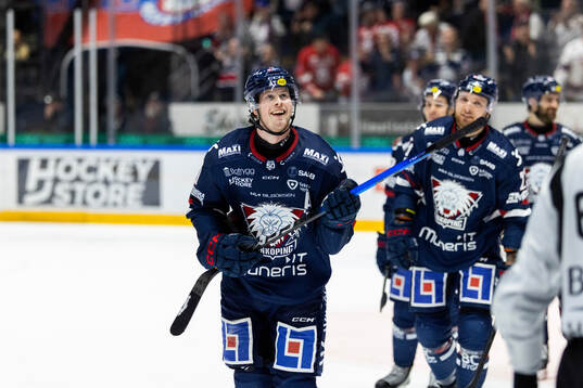 Linköpings Fredrik Karlström jublar