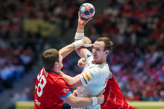 Matej Havran of Czech Republic and Sander Sagosen of Norway
