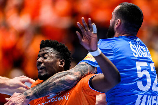 Reinier Taboada of the Netherlands and Leon Susnja of