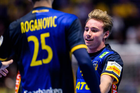 Felix Montebovi of Sweden celebrates