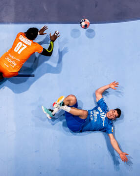 Reinier Taboada of the Netherlands and Josip Simic of