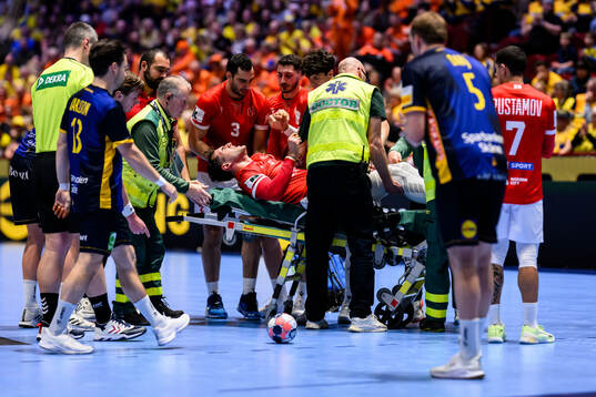 Erekle Arsenashvili of Georgia with an injury