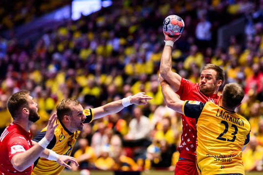 Luka Cindric of Croatia and Albin Lagergren of Sweden