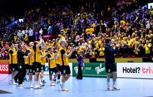 Players of Sweden celebrates