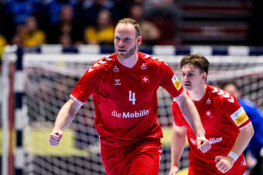 Lenny Rubin of Switzerland celebrates