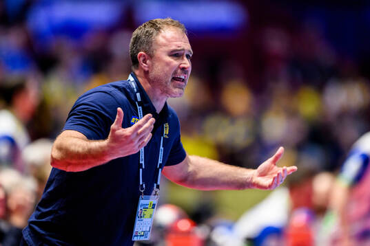 Head coach Michael Apelgren