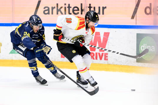 HV71s Hampus Eriksson och Brynäs Anton Rödin