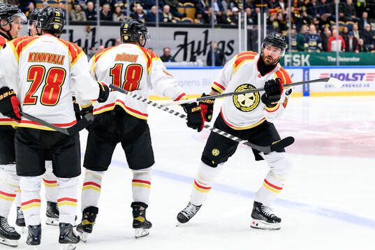 Brynäs Michal Kempny jublar