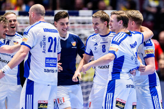 Bjarki Mar Elisson and Janus Dadi Smarason of Iceland