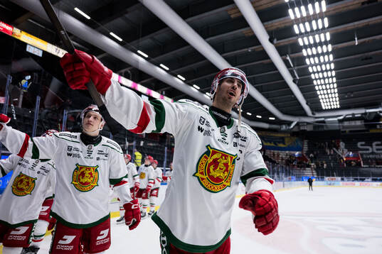 Moras Marcus Karlström jublar