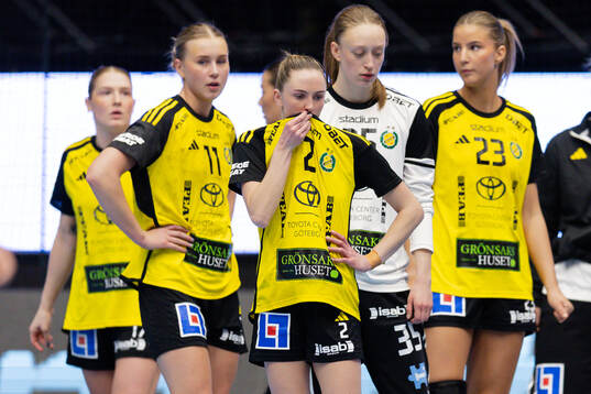 Sävehofs Stina Wiksfors, Ida Sembe och Maja Portillo deppar