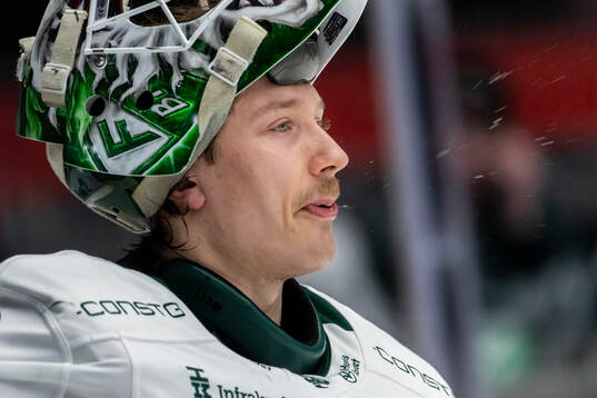 Färjestads målvakt Emil Larmi