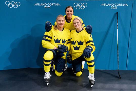 Jenna Raunio, Anna Kjellbin and Hilda Svensson of Sweden