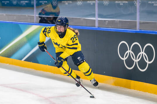 Felizia Wikner Zienkiewicz of Sweden in the women's ice